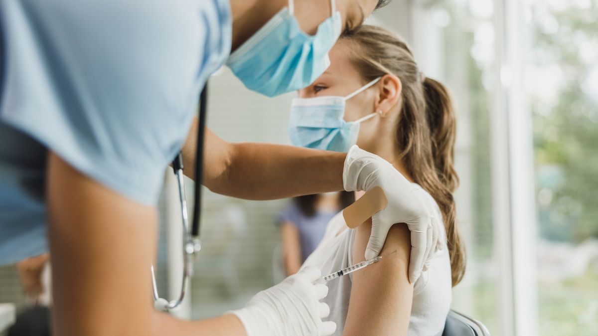 V otázce očkování dětí proti covidu mají čeští vakcinologové s pediatry jasno